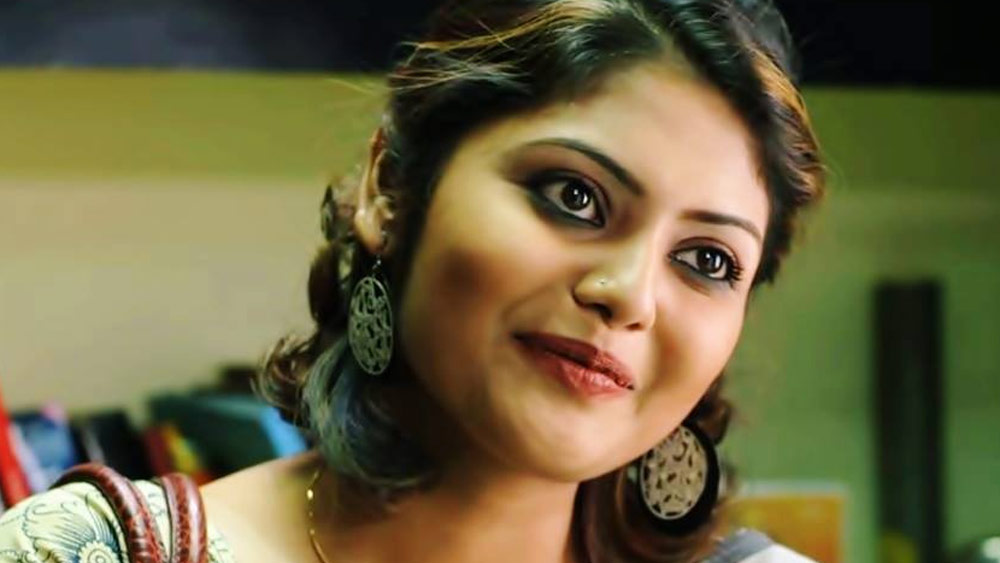 বিতর্ক এখানেই থামেনি। টুইট করে সায়নীর যুব তৃণমূলের রাজ্য সভাপতি হওয়া নিয়ে মন্তব্য করতে তথাগত এর পর ফের টেনে আনেন ‘শিবলিঙ্গ ও কন্ডোম’ প্রসঙ্গ। প্রশ্ন তোলেন সায়নীকে গুরুত্ব দিয়ে কি তৃণমূল হিন্দুদের অপমান করতে চাইছে? তথন এর জবাব দেন তৃণমূলের সর্বভারতীয় সাধারণ সম্পাদক অভিষেক বন্দ্যোপাধ্যায়। অভিষেক বলেন, ‘‘বাংলায় হিন্দু-মুসলমান ভাগাভাগি চলে না। সেটা ভোটের রায়েই স্পষ্ট হয়ে গিয়েছে। কিন্তু কেউ যদি হারের পরেও না শেখে তবে কিছু করার নেই।’’