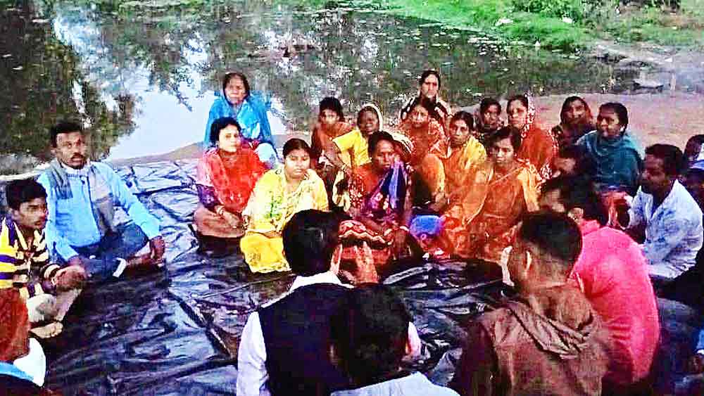 locals put their demands infront of TMC leaders in Guskara