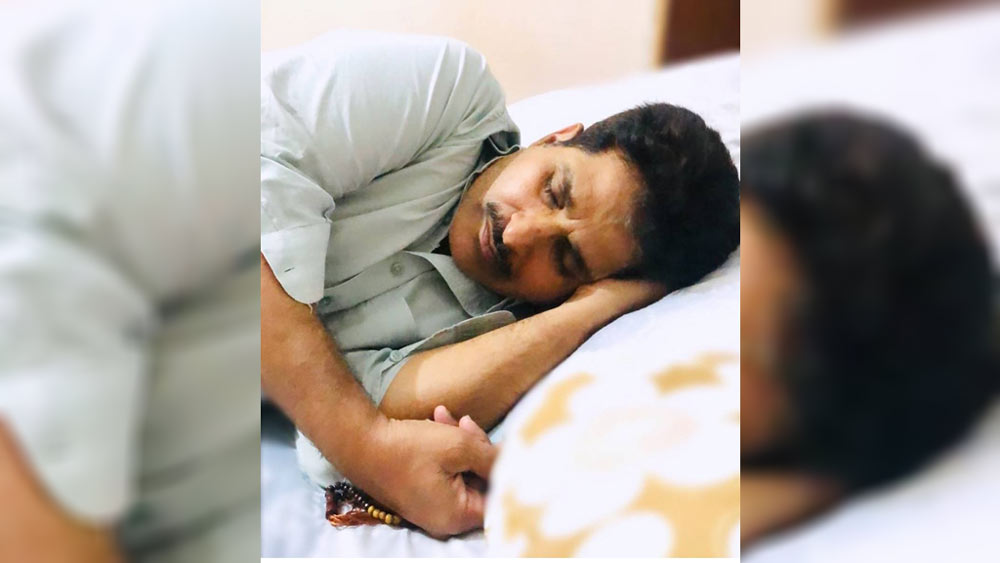 আর সানিয়ার সবচেয়ে কাছের মানুষ কে? তাঁর বাবা। ২০১৯ সালে বাবার মৃত্যুতে সবচেয়ে বেশি আঘাত পেয়েছিলেন তিনি। এখনও নিজের ইনস্টাগ্রামে বাবার সঙ্গে কাটানো মুহূর্তগুলো অনুগামীদের সঙ্গে ভাগ করে চলেছেন তিনি।