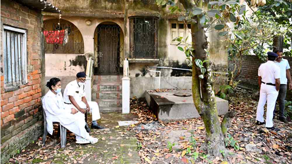 son stayed in room for months with dead body of father in Garfa