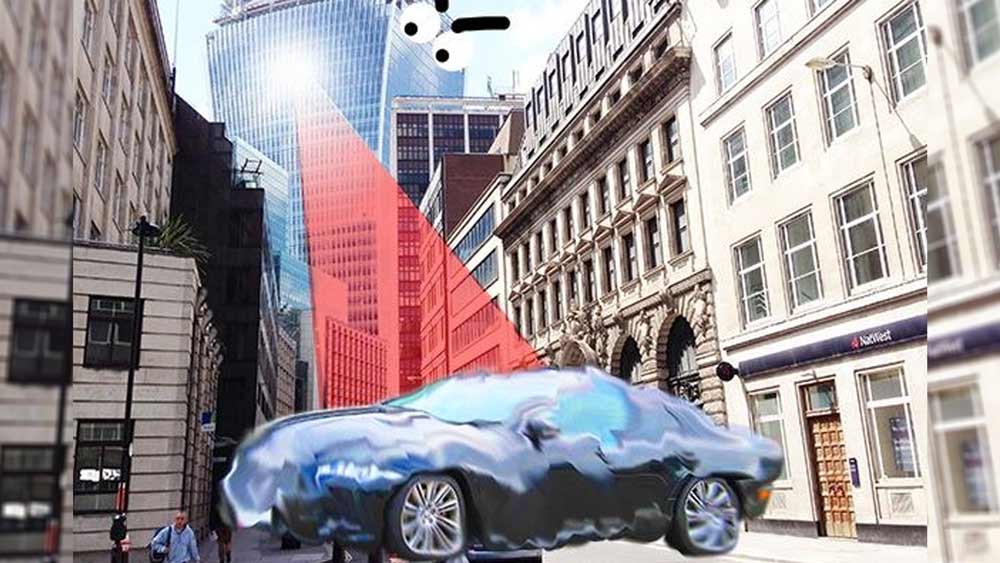 ২০১৩ সালের একটি ঘটনা জানলে বিস্মিত হয়ে উঠবেন। তখনও বহুতলের আনুষ্ঠানিক উদ্বোধন হয়নি। কিন্তু কাজ প্রায় শেষের পথে। বাইরের দেওয়ালে কাচ লাগানো হয়ে গিয়েছে। সে বছর বহুতলের দক্ষিণের ওই রাস্তার উপর দাঁড়িয়ে থাকা গাড়ির ধাতব কাঠামো গলিয়ে দিয়েছিল বহুতলটি। সূর্যের রশ্মি প্রতিফলিত হয়েই এই ভয়ঙ্কর কাণ্ড ঘটেছিল।