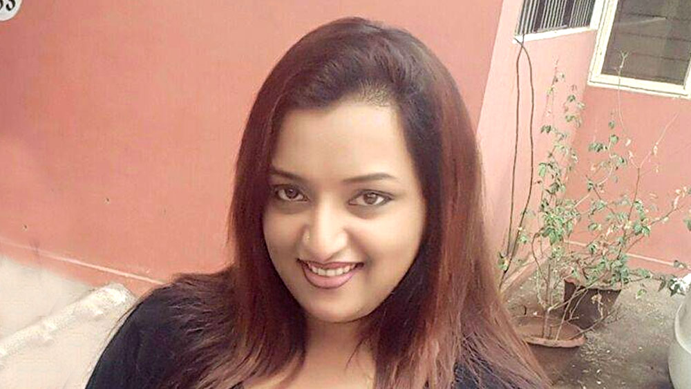 সেই শর্ত কিছুটা শিথিল করেছে এর্নাকুলাম জেলা ও দায়রা আদালত। স্বপ্নাকে কেরলের রাজধানী তিরুঅনন্তপুরমে যাওয়ার অনুমতি দিয়েছে তারা। আর সেই সিদ্ধান্তের পরই শুরু হয়েছে জল্পনা। অনেকেই বলছেন, কাজটা করে ঝুঁকি নিয়েছে প্রশাসন।