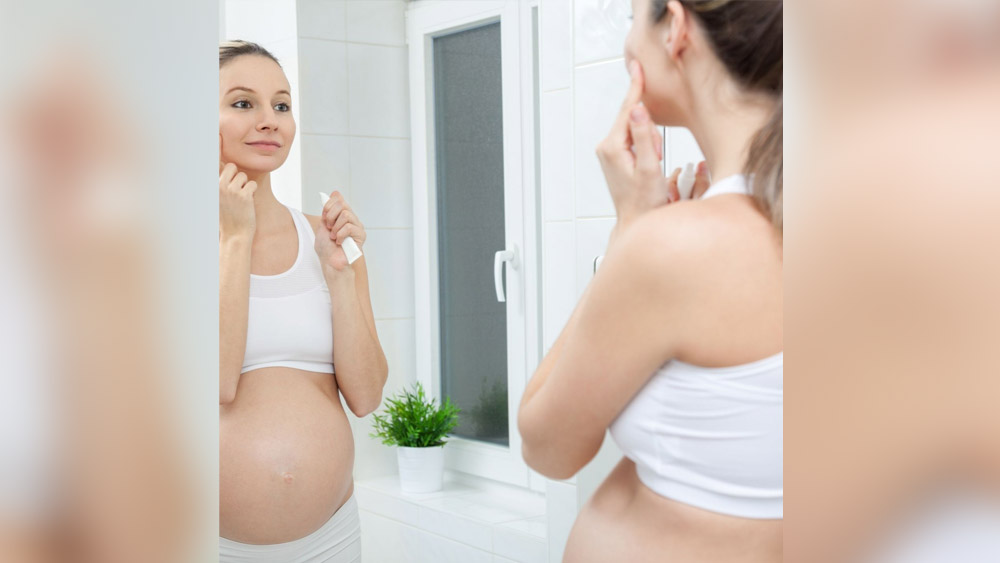 অন্তঃসত্ত্বা অবস্থায় রাসায়নিক উপাদান যুক্ত প্রসাধনী সামগ্রী ব্যবহারে বিরত থাকুন।