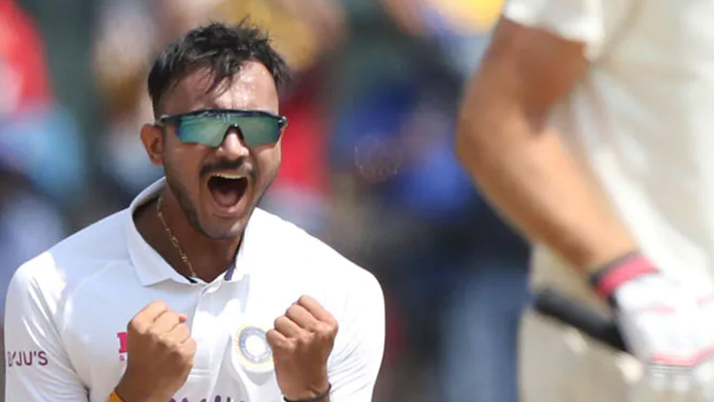 অক্ষর পটেল: ঘরের মাটিতে তিন স্পিনার নিয়ে নামতে পারে দল। সেই ক্ষেত্রে সুযোগ পেতে পারেন অক্ষর পটেল। 