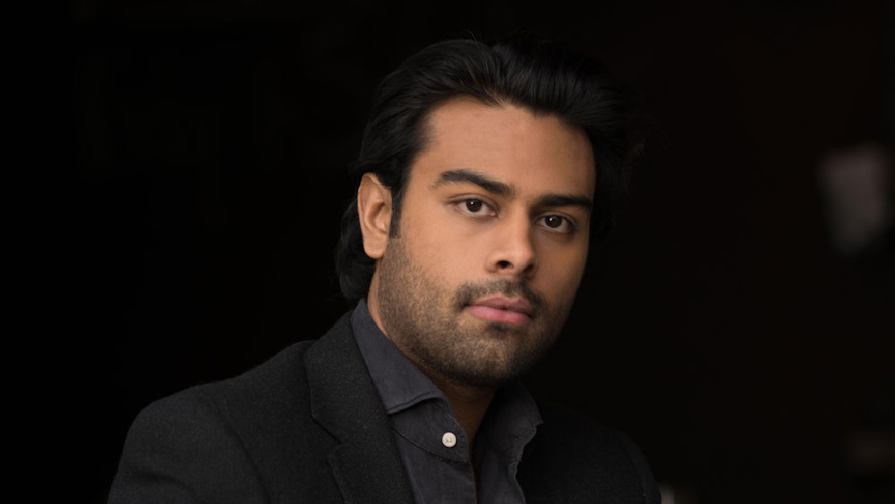 করম হিন্দুজা।