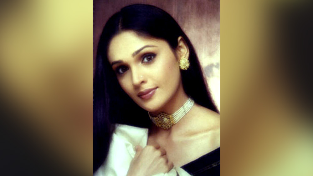 ফিল্ম জগতে স্বপ্নের শুরু বলতে যা বোঝায়, তা-ই হয়েছিল সন্দলির। প্রথম ছবিতেই কেন্দ্রীয় চরিত্রে অভিনয়ের সুযোগ পেয়েছিলেন।