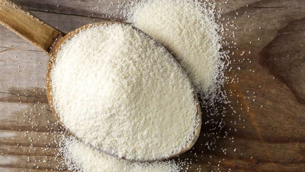 কী দিয়ে তৈরি হয় এই পাস্তা? অতি পরিচিত এবং সামান্য উপকরণ— সুজির আটা, জল এবং নুন। কিন্তু সে তো সব রান্নাঘরেই মজুত। তবে মা-ঠাকুমার রান্নাঘরের তীর্থক্ষেত্র হয়ে উঠতে বাধা কীসের! 