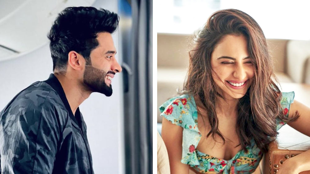 প্রেম করছেন বলিউডের নায়ক-নায়িকা। জ্যাকি ভগনানি এবং রকুলপ্রীত সিংহ। গত অক্টোবর মাসে সম্পর্কের কথা নিজেই প্রকাশ্যে এনেছিলেন রকুল। 