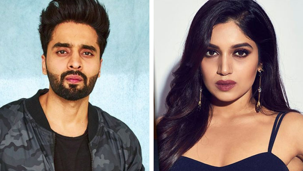 শোনা গিয়েছিল, অভিনেত্রী ভূমি পেডনেকরের সঙ্গে সম্পর্কে জড়িয়েছিলেন জ্যাকি। এ নিয়ে যদিও কখনও মুখ খোলেননি অভিনেতা। জ্যাকির সঙ্গে সম্পর্কের গুঞ্জনকে যদিও নস্যাৎ করে দেন ভূমি।