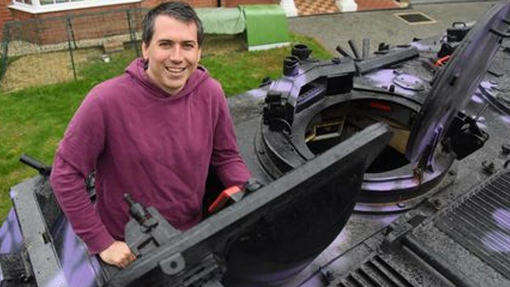 সাধারণ মানুষেরা অনেকেই মার্লিনকে রাস্তায় গাড়ি বার করার অনুরোধ জানান। তাঁদের গন্তব্যে পৌঁছে দিতে অনুরোধ করেন। সেই অনুরোধ রাখতে পারেন না মার্লিন। তাই দ্রুত তিনি ট্যাক্সি হিসাবে ব্যবহারের অনুমতির চেষ্টা করে চলেছেন।