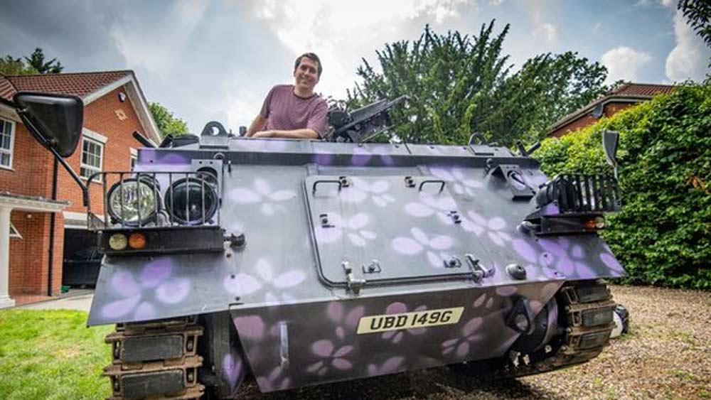 ট্যাঙ্কটি ২০ লক্ষ টাকায় কিনেছেন মার্লিন। তাঁর পরিকল্পনা পরবর্তীকালে ট্যাক্সির মতো ব্যবহার করবেন সেটি। যাত্রীদের গন্তব্যে পৌঁছে দেবেন এই গাড়িতেই।