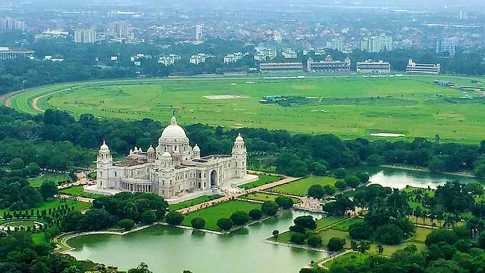 পরবর্তী কালে ক্রমে গড়ের মাঠের নাম হয় কলকাতা ময়দান। একে ঘিরেই গড়ে ওঠে ভিক্টোরিয়া মেমোরিয়াল, রাজভবন, ইডেন গার্ডেন্স, ভারতীয় যাদুঘর, বিড়লা প্ল্যানোটরিয়াম, নেতাজি ইন্ডোর স্টেডিয়াম, শহিদ মিনারের মতো গুরুত্বপূর্ণ স্থাপত্য।