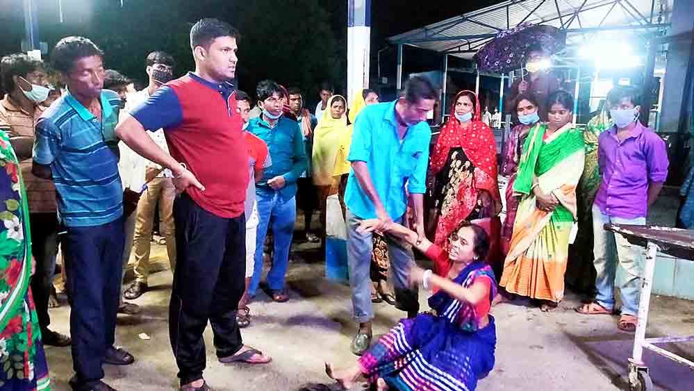 chaos in Katwa Mahakuma hospitalregarding child death