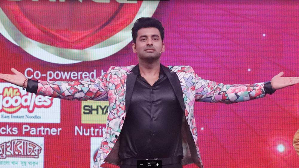 ‘পুজোতে রোজ না হলেও দু’এক দিন তাই ডায়েট ফাঁকি দেবই!’