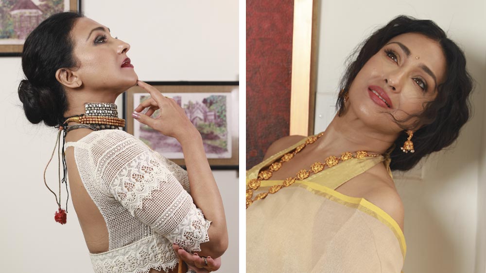 ফোটোশ্যুট নাকি উৎসব? সবটাই যেন মিলেমিশে এক ঋতুপর্ণার মনে। শাড়ি, গয়না, রূপটানের মধ্যেই খুঁজে নিচ্ছেন পুজোর গন্ধ!