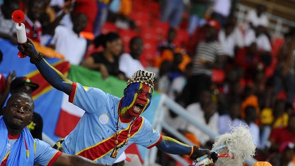 মাঠের মধ্যেই বাজ পড়ে। নিমেষে প্রতিপক্ষ দলের ১১ জন ফুটবলারেরই মৃত্যু হয়। আহত হন গ্যালারিতে বসে থাকা কয়েক জন দর্শকও। কিন্তু আশ্চর্যজনক ভাবে প্রতিপক্ষ দলের এক জন খেলোয়াড়েরও কোনও ক্ষতি হয়নি।