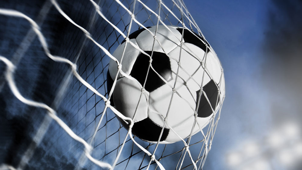 ফুটবল ম্যাচ-এ জাদুবিদ্যার প্রয়োগের এমন ভুরি ভুরি উদাহরণ রয়েছে। হারতে বসা দলও জাদুবিদ্যার প্রয়োগে নাকি জয়ী হয়েছে। যার পর আফ্রিকা জুড়ে ফুটবল ম্যাচ চলাকালীন খেলোয়াড়দের অন্য কোনও রকম কাজ (মন্ত্র পাঠ, গোলপোস্টের মাটিতে দাগ কাটা ইত্যাদি) করা নিষিদ্ধ হয়ে যায়।