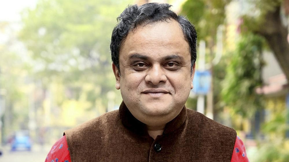 অন্য বিভিন্ন বাড়িতে যেমন পুজোর চার দিন খুব রান্নাবান্না হত, আমাদের সে রকম কোনও রীতি ছিল না। চারটি দিন সকলে হাল্কা মনে থাকার চেষ্টা করতাম।