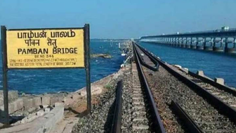 পুরনো পামবান সেতুটি অনুভূমিক ভাবে খুলে যায়। সেটি স্বয়ংক্রিয় ছিল না। কিন্তু এই সেতুটি স্বয়ংক্রিয়। ইলেক্ট্রো-মেক্যানিকাল কন্ট্রোল সিস্টেম রয়েছে এটিতে।