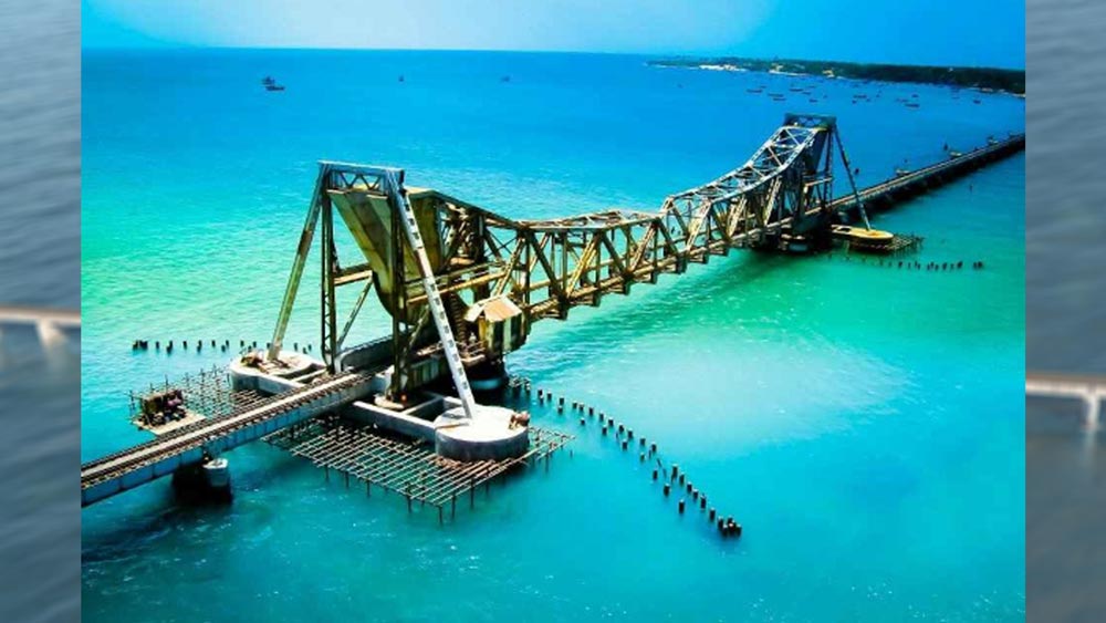 এই সেতু গড়ার কাজ শেষের পথে। সব কিছু ঠিক থাকলে ২০২২ সালের মার্চ মাসের মধ্যেই রেল চলাচল শুরু হবে দুই কিলোমিটার দীর্ঘ এই সেতু দিয়ে। আরও বেশি ভার নিতে সক্ষম এই নতুন পামবান রেল সেতু। এর উপর দিয়ে আরও দ্রুত গতিতে সমুদ্র পারাপার করতে পারবে রেল। সেই সঙ্গে রয়েছে আরও অত্যাধুনিক প্রযুক্তি।