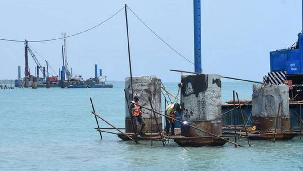 প্রথম সমুদ্র সেতু, প্রথম দীর্ঘতম সমুদ্র সেতু- একাধিক রেকর্ড রয়েছে এই পামবান সেতুর ঝুলিতে। এ বার আরও এক রেকর্ড গড়তে চলেছে পামবান।