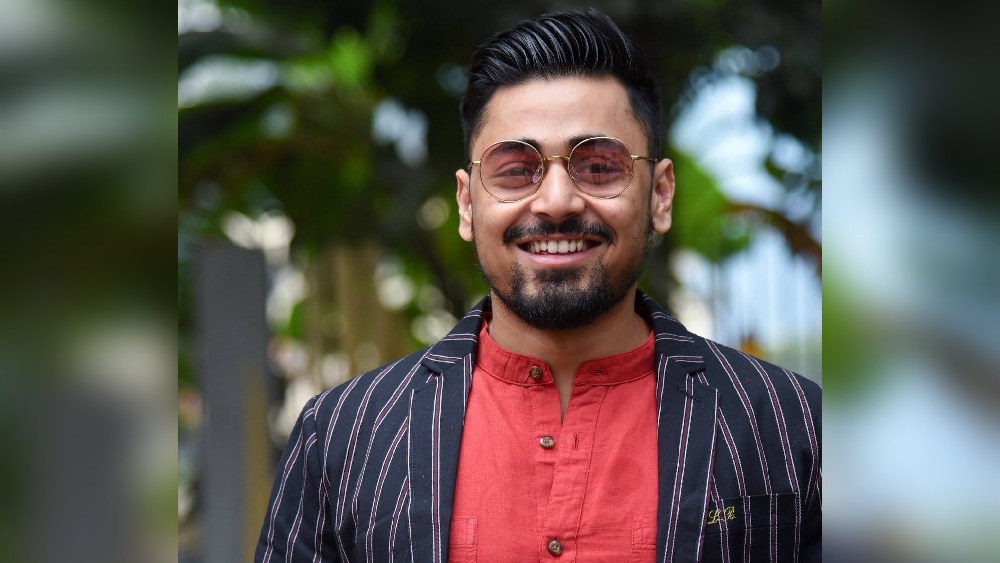 সোহিনীর বকুনির ভয়ে ইদানীং বেশি জামাকাপড় কিনলেও চুপি চুপি লুকিয়ে রাখেন সপ্তর্ষি।