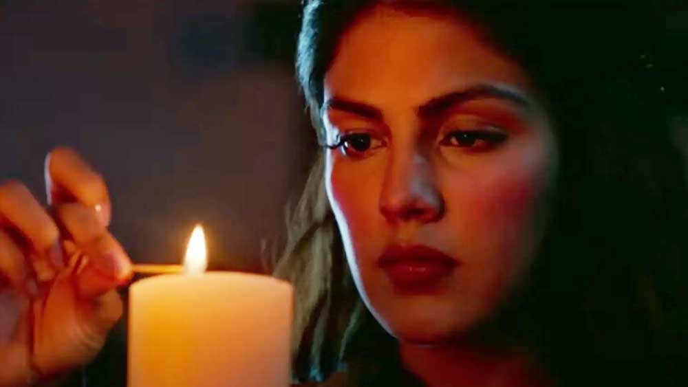 আনার ভূমিকায় রিয়া যথাসাধ্য চেষ্টা করেছেন। 