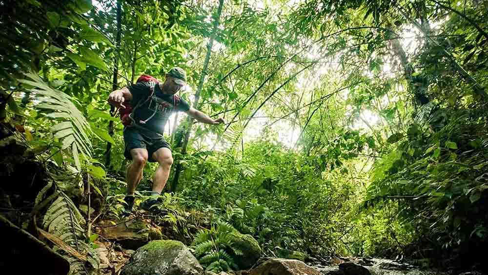 দ্য জঙ্গল আলট্রা: পেরুর জঙ্গলে অনুষ্ঠিত হয় এই ম্যারাথন। বন্যপ্রাণীতে ভরপুর এই জঙ্গলের মধ্যে দিয়ে হেঁটে, দৌড়ে যেতে হয় প্রতিযোগীদের। পেরোতে হয় ২২৫ কিলোমিটার পথ। 