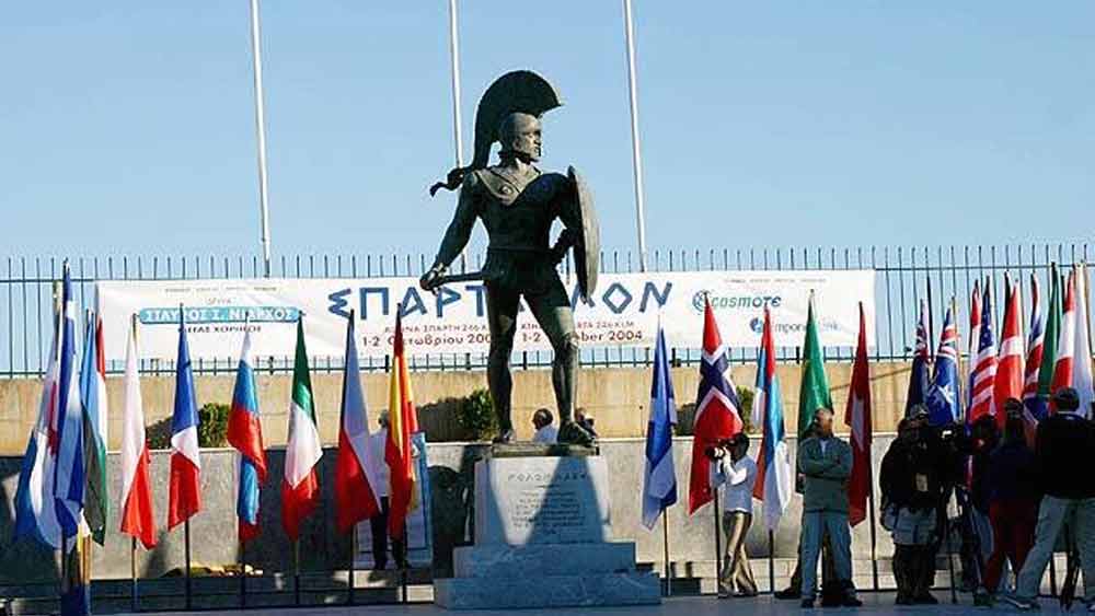 স্পার্টাথলন: ১৯৮৩ সাল থেকে চলে আসা গ্রিসের আলট্রাম্যারাথন এটি। ২৪৬ কিলোমিটার পথ পার করতে হয় এই ম্যারাথনে। ইয়ানিস কিউরোস প্রথম ব্যক্তি, যিনি এই ম্যারাথন জয়ী হয়েছিলেন। মাত্র ২০ ঘণ্টা ২৫ মিনিটে এই দূরত্ব অতিক্রম করেছিলেন তিনি। তাঁর রেকর্ড এখনও কেউ ভাঙতে পারেননি।