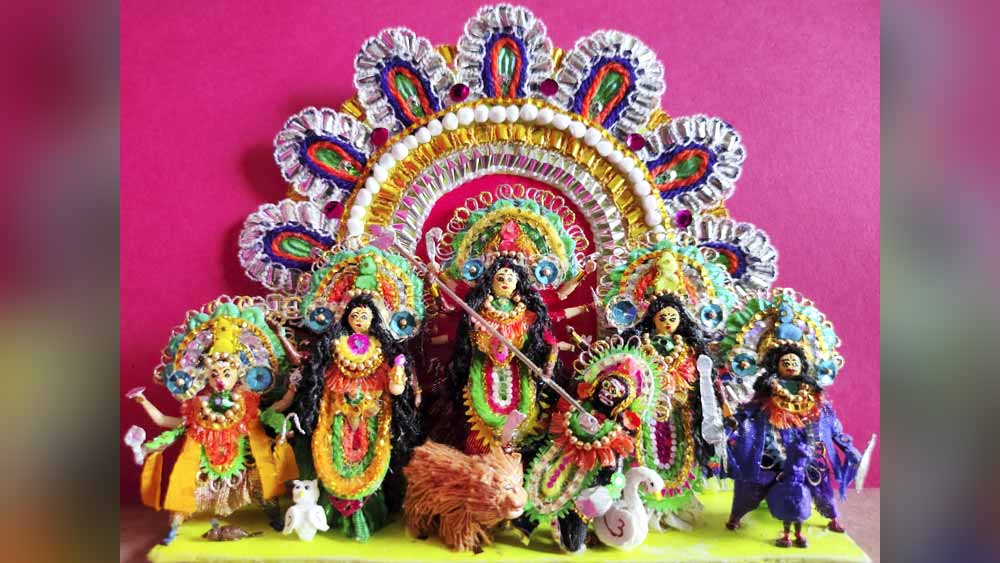 অর্পিতার বানানো দুর্গামূর্তি