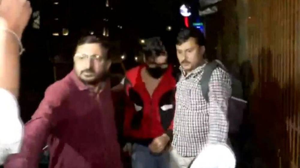 আরিয়ানদের মাদক পার্টির খবর দিয়েছিলেন বিজেপি নেতা! এনসিবি-র সঙ্গেও ছিলেন তিনি?