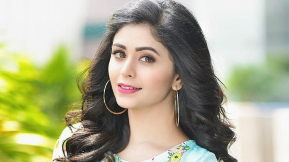 সাবধানতা অবলম্বন করেই পুজোর চারটে দিন আনন্দে মেতে উঠব।