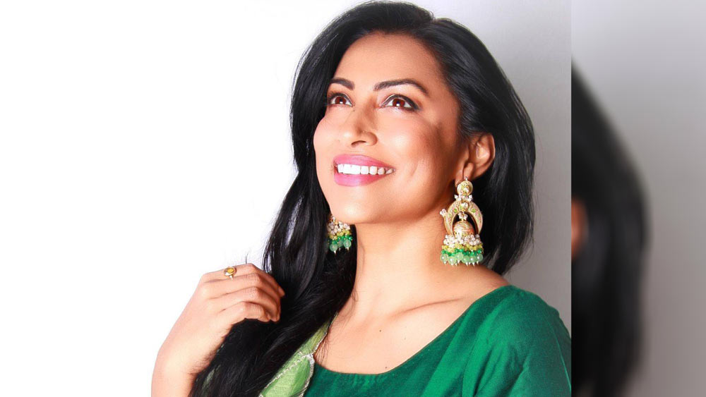 এই এনসিবি অফিসারের আবার সরাসরি বলিউড যোগ রয়েছে। তাঁর স্ত্রী এক জন অভিনেত্রী। বলিউড ছবিতেও অভিনয় করেছেন তিনি।