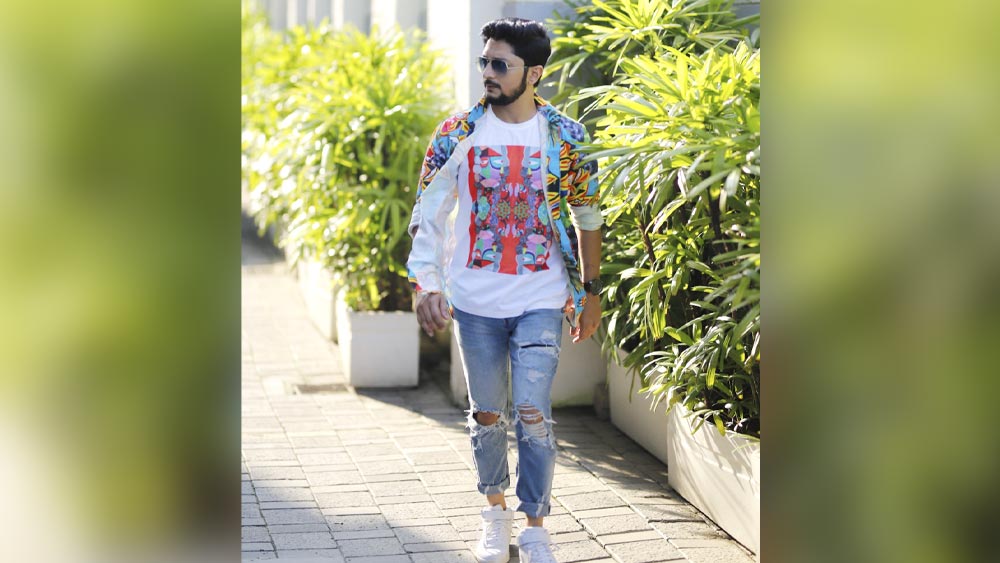 সময় নষ্ট ‘মহাপাপ’! দিয়া (চক্রবর্তী) আর অমিতাভ তাই ইনস্টাগ্রামের ঝুলি ভরায় মন দিলেন। তৈরি হতে থাকল রিলের পর রিল।