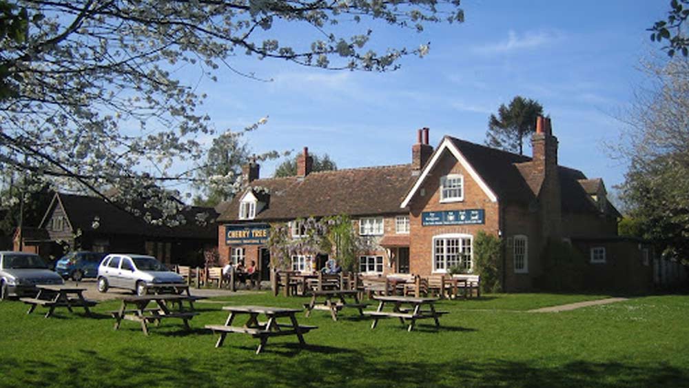 ইংল্যান্ডের স্টোক রো গ্রামে কুয়ো বানিয়ে দেন তিনি। সেই কুয়োর জল খেয়ে দীর্ঘ বছর খরা থেকে নিস্তার পেয়েছিলেন সেই গ্রামের মানুষ। এখন আর জলের অভাব নেই গ্রামে। পানীয় জলের পাইপলাইন চলে গিয়েছে। তা সত্ত্বেও গ্রামে খরার ইতিহাস নিয়ে দাঁড়িয়ে রয়েছে সেই কুয়ো। যাকে সারা বিশ্ব মহারাজা কুয়ো নামেই জানে।