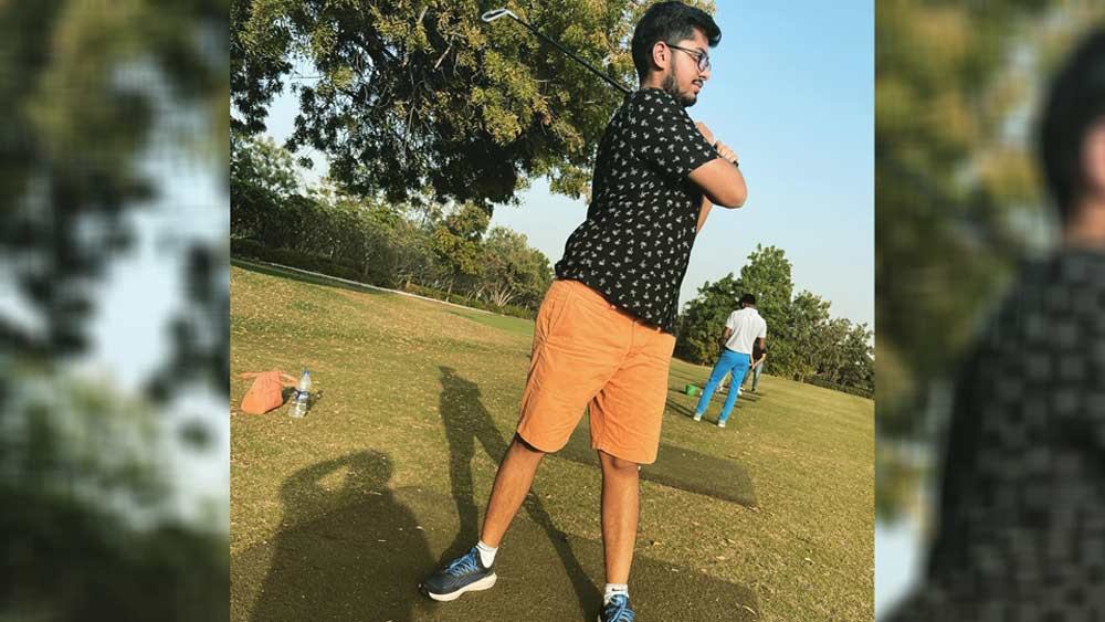 তাঁর বয়সী অন্যরা যখন কেউ স্নাতকোত্তরের বার্ষিক পরীক্ষার তোড়জোড় করছেন, কেউ বা স্নাতকের ডিগ্রি হাতে নিয়ে সবে মাত্র কাজে ঢুকেছেন কিংবা জীবনের লক্ষ্যই স্থির করে উঠতে পারেননি, সে বয়সেই শাশ্বত নজির গড়ে ফেলেন লেনদেনের অ্যাপ বানিয়ে।