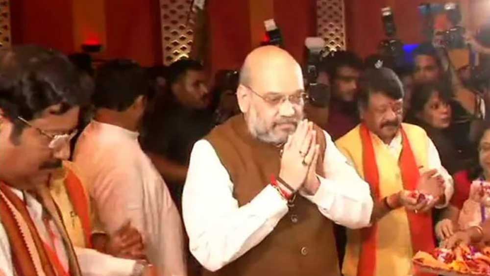 ২০১৯। বিধাননগরের পুজোয় অমিত, কৈলাস, সব্যসাচী।