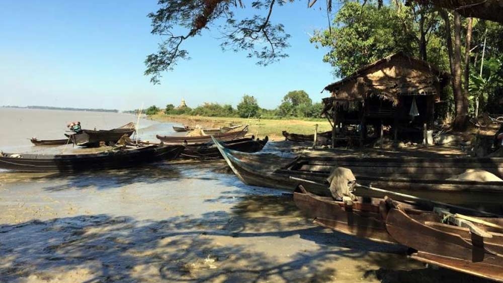 মার্তাবান থেকেই মর্তমান শব্দটি এসেছে। এই বিশেষ কলা মায়ানমারের মার্তাবান থেকে এ দেশে এসেছিল। সে কারণেই সেটি মর্তমান।