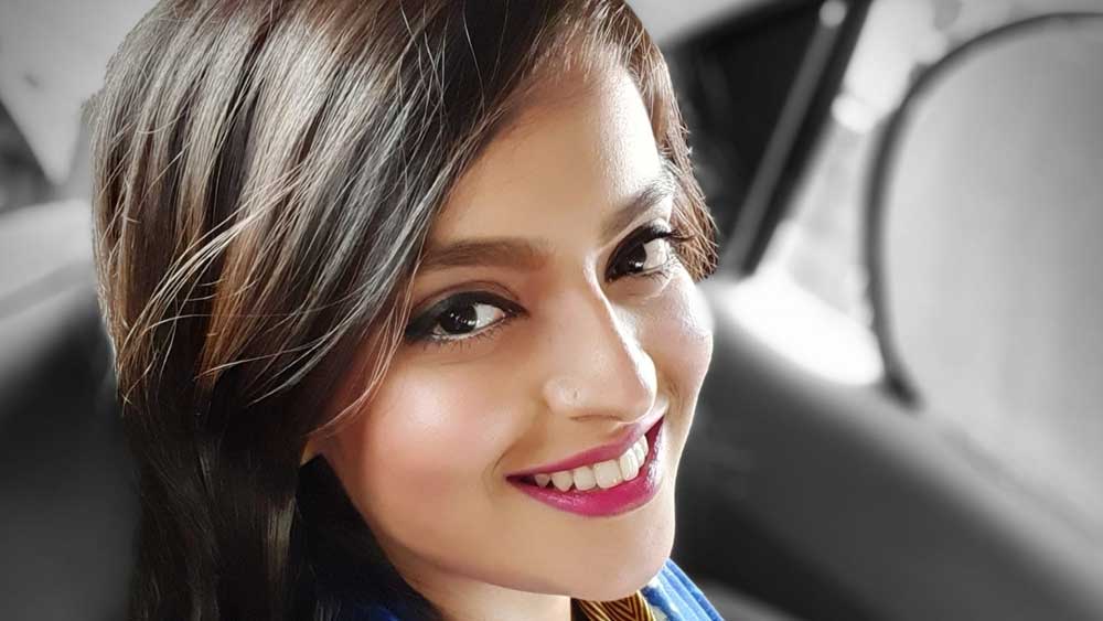 গান শেখার সুবাদে প্রতি বার সপ্তমীতে পাড়ার সাংস্কৃতিক অনুষ্ঠানে আমার গান ছিল বাঁধা।