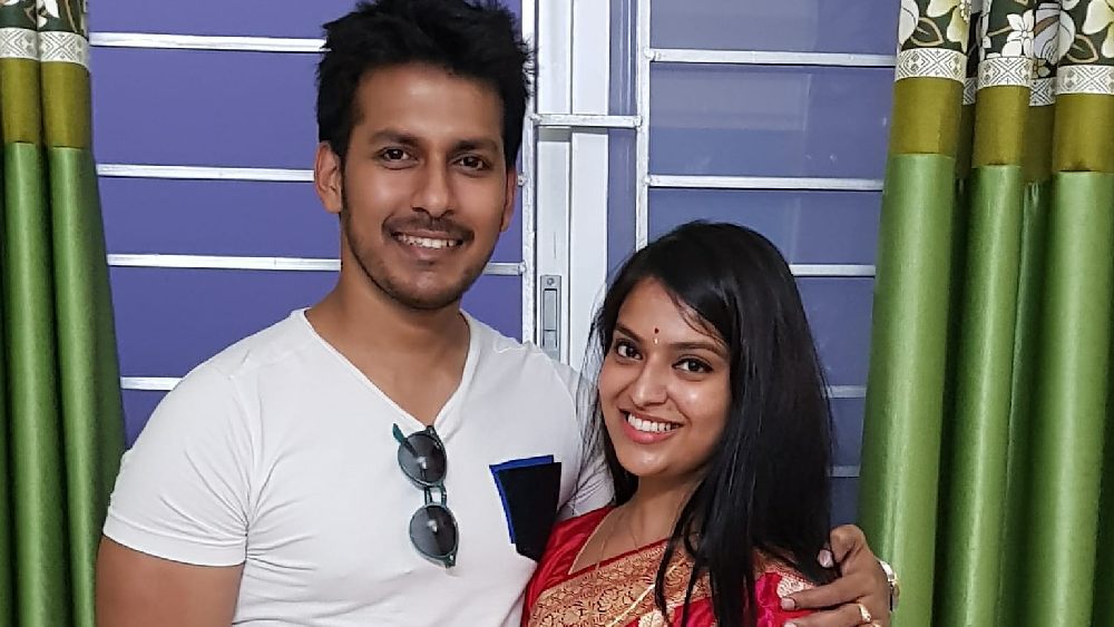 আমি আর রাজা দু’জনেই খেতে খুব ভালবাসি।