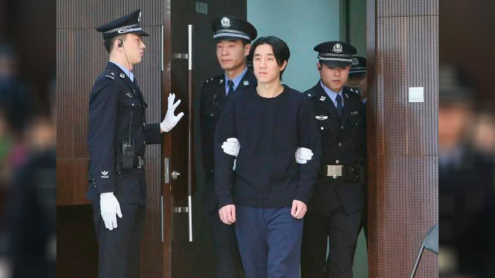 ১৪ দিন পর কাই ছাড়া পেয়ে গিয়েছিলেন। কিন্তু জেসি ছাড়া পাননি। মাদক মজুত রাখা এবং অন্যকে তা সরবরাহ করার অপরাধে ছ’মাস কারাদণ্ড হয় তাঁর। আদালতে জেসি স্বীকার করেছিলেন, তিনি গত আট বছর ধরে মাদক সেবন করছিলেন।