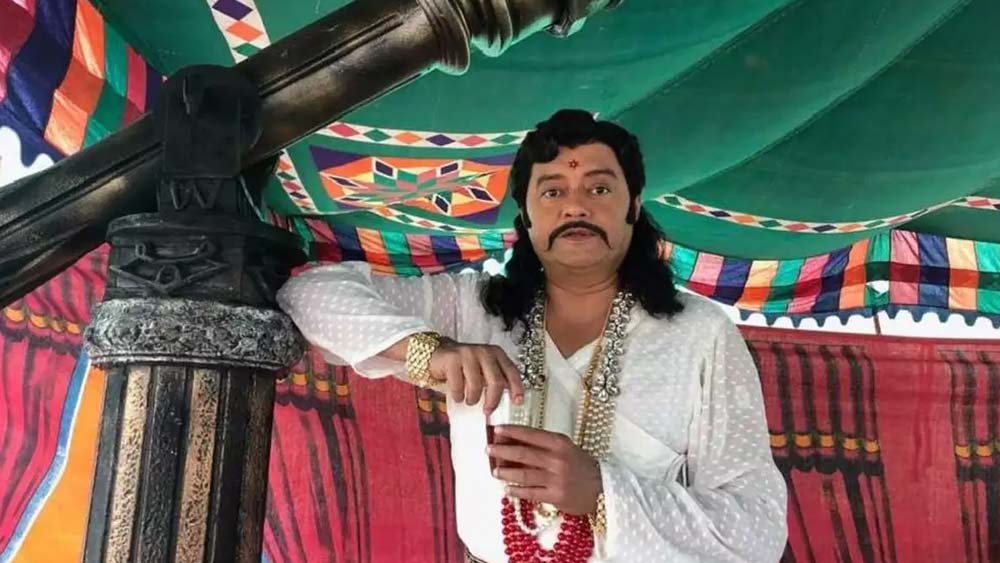 এই ছবিতেও ছন্দ মিলিয়ে কথা, রূপের জগৎ থেকে অরূপের ভুবনে যার চলন।