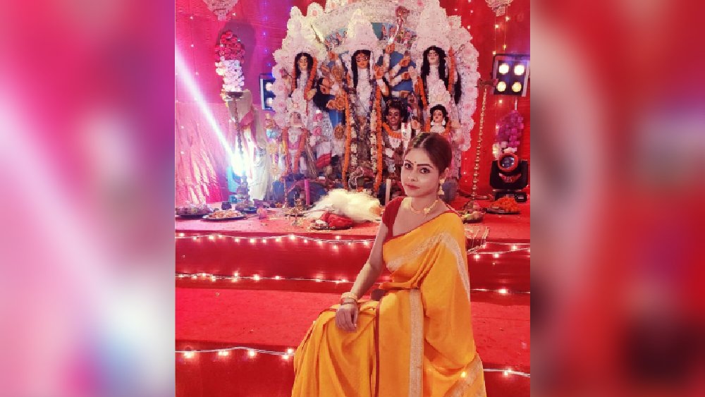 যে সব বাঙালি খাবার সারা বছর খেয়ে ওঠা হয় না, পুজোয় সে সব পাতে থাকে আমার।