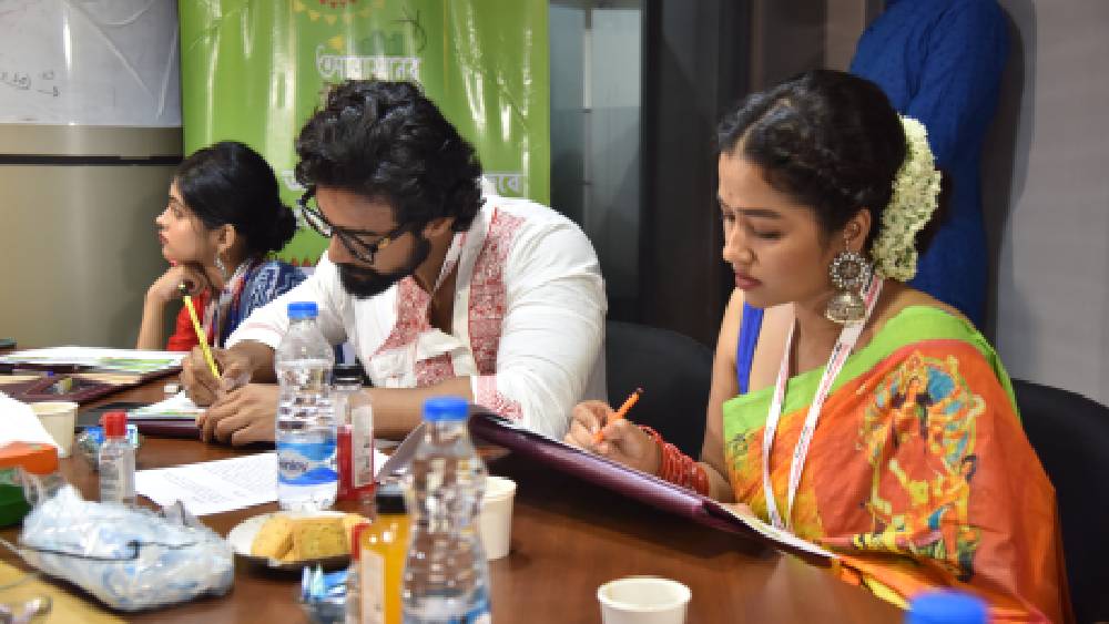 মন দিয়ে নম্বর দিলেন সোহিনী-রণজয় ও অনুষা। সঙ্গে চলল হাসি-খুনসুটিও।
