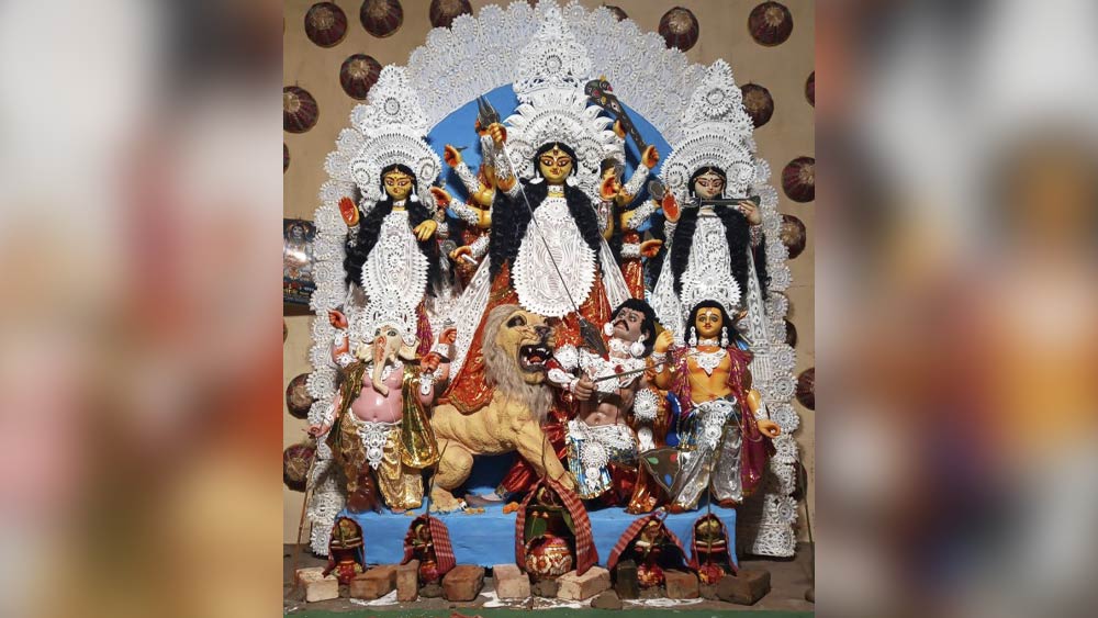 তৃতীয় স্থানে আবার রাজারহাট। এ বার খেতাব গেল ‘অ্যাস্টর কমপ্লেক্স’-এর ঝুলিতে।