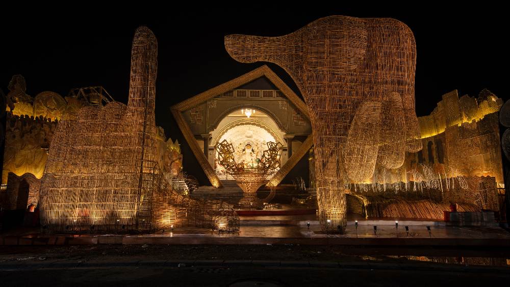 মণ্ডপসজ্জার থিম ‘কোলাজ’।