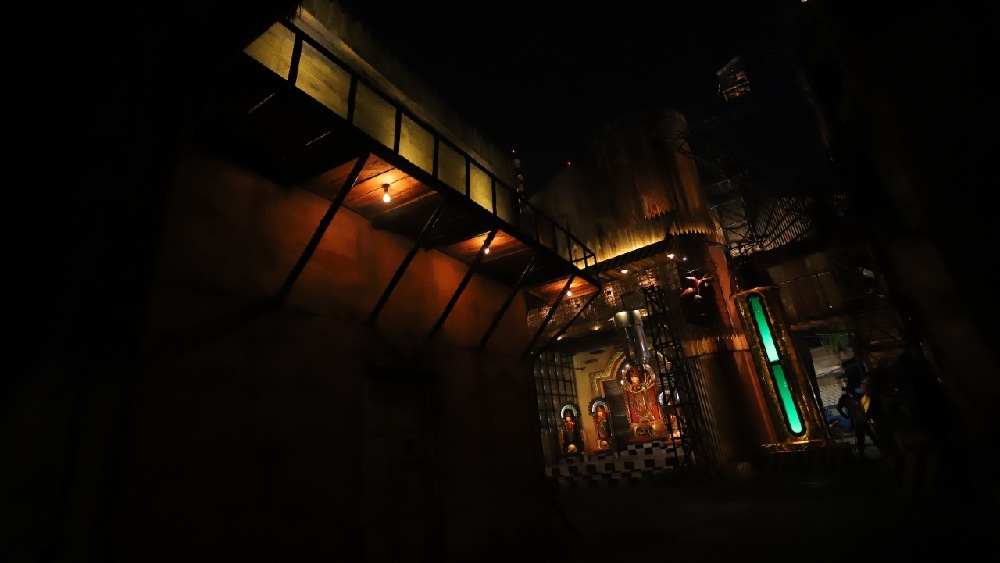 তেলেঙ্গাবাগানের  মণ্ডপসজ্জায় ভাবনা তাই অক্সিজেন সিলিন্ডার।