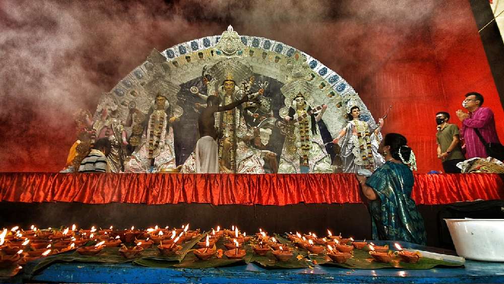 দক্ষিণ কলকাতার মহাপূজা সমিতির পুজো।
