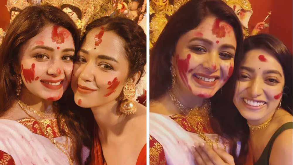 চুটিয়ে সিঁদুর খেললেন ঋতাভরী চক্রবর্তী। সঙ্গী ইশা সাহা, সোহিনী সরকার। ইশার পুজো-মুক্তি ছবি ‘গোলন্দাজ’ বক্সঅফিসে সাফল্যের মুখ দেখেছে। বাড়তি আনন্দ অভিনেত্রীর চোখেমুখে। সিঁদুরে রাঙা সোহিনীকেও দেখাচ্ছে বেশ!