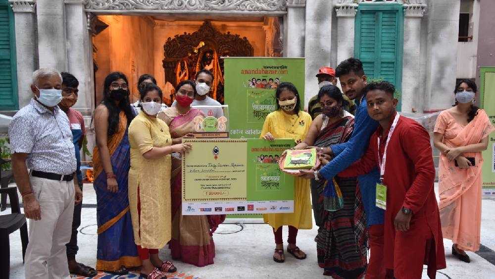 দ্বিতীয় পুরস্কার নিয়ে গেল টলি গার্ডেন আবাসিক কল্যাণ সমিতি।
